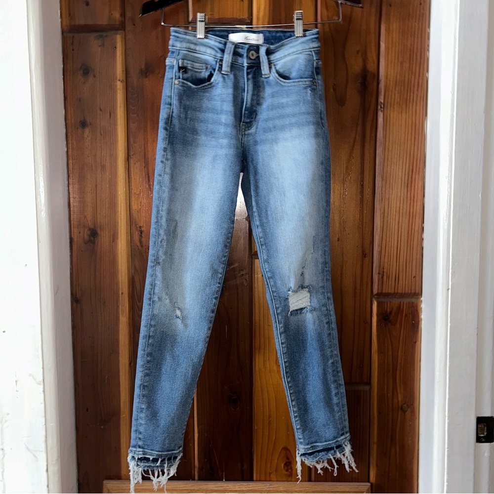 Kancan distressed jeans with raw ankle size 0/23